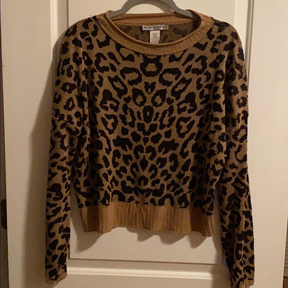 Leopard print crop sweater